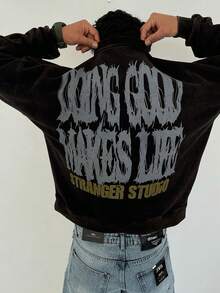 This Stylish Sports Pullover Is Perfect For Outdoor Activities. It Has A Unique Design And Is Versatile, With A Fabric Weight Of 250 Grams, Making It An Ideal Choice For Autumn And Winter. Its Casual Style Is Very Suitable For Daily Wear. - màu đen - Xem 2