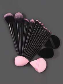 12件套化妆刷套装，包括三角粉扑、化妆海绵蛋，适合新手，便携，日常化妆工具