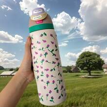 32oz Printed Insulated Water Bottles Features A Variety Of Eye-Catching Designs, Including Colorful Floral And Cartoon Patterns. The Portable Handle Fits Into Car Cup Holders, And The Large 32-Ounce Capacity Is Enough To Meet Your Hydration Needs Throughout The Day. It's A Stylish And Practical Drinking Companion For Commuting, The Office, Outdoor Camping, And Road Trips. - Màu be - Xem 2
