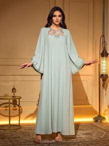 优雅阿拉伯风格长裙，圆领，长袖，提花贴花，珍珠和3D玫瑰镂空细节，无弹力 - 薄荷綠 - 查看 5