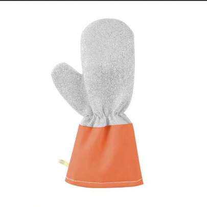 2只装。高品质钢丝洗碗手套。内置PVC材质。防滑、轻便、耐用。适用于厨房、浴室、卫生间和户外清洁。家务劳动。浴室清洁。防滑握柄。符合人体工学设计。耐用材质。加固缝线。清洁用品。家居必备。