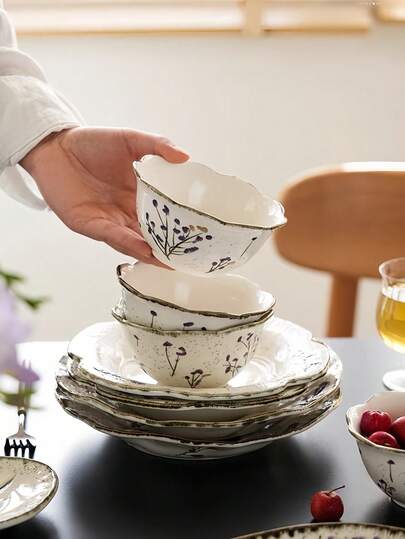 French Manor Lavender Relief 5-Inch Bowl, Glazed Hand-Painted Craft, Salad Bowl, Yogurt Bowl, Rice Bowl, Snack Bowl, Suitable For Daily Use, Home, Restaurant, Gifts, Holiday Gifts.