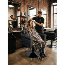 Silla de peluquería para estilistas, silla de barbero con bomba hidráulica ajustable de altura, giratoria 360 grados con bloqueo, espuma de alta densidad y cuero PU para belleza, peso máximo de carga 330 libras - Negro - Ver 4