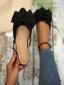 一双时尚优雅的黑色蝴蝶结平底鞋 - 黑色 - 查看 1