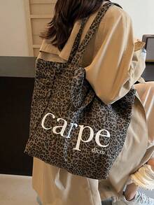 这款轻便的双面条纹帆布手提袋是一款简约休闲的购物袋，适合年轻的女大学生、年轻的职业女性和上班族。它非常适合办公室、大学、工作、商务和通勤等场合。 - 黑色 - 查看 7