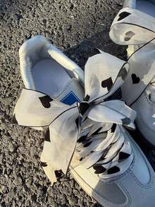 1双情人节女士心形透明丝带鞋带，时尚波点DIY鞋饰配件，适合作为节日礼物，个性化装饰送给朋友