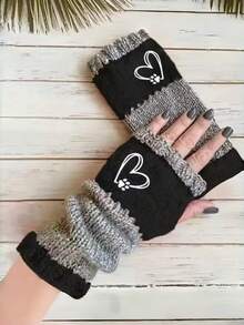 Vintage Heart Decor Fingerless Gloves - Elastic Wrist Cuffs, Soft Stretchy Sleeves, Fingerless Design, Suitable For Walking Dogs And Casual Winter Outfits (Black/Gray, Hand Wash) - Gift For Pet Lovers, Fashionable Ladies Knitted Gloves With Heart Patch, Warm And Comfortable