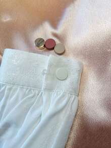 1/2/6个装免缝服装夹，围巾纽扣夹，时尚夹，扁平圆形服装夹，适用于毛衣、衬衫、围巾 - 米色/黑色/蓝色/粉色/白色 - 快速调节和造型 - 免缝时尚纽扣，衬衫配饰，毛衣扣件 - A - 查看 6