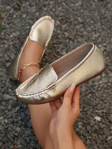 Women's Flat Slip-On Casual Loafers, Soft Bottom, Outdoor Non-Slip Flat Shoes, Lightweight & Comfortable Work/Everyday Wear Shoes For Middle-Aged Mothers - 918-7 (Gold) - View 2