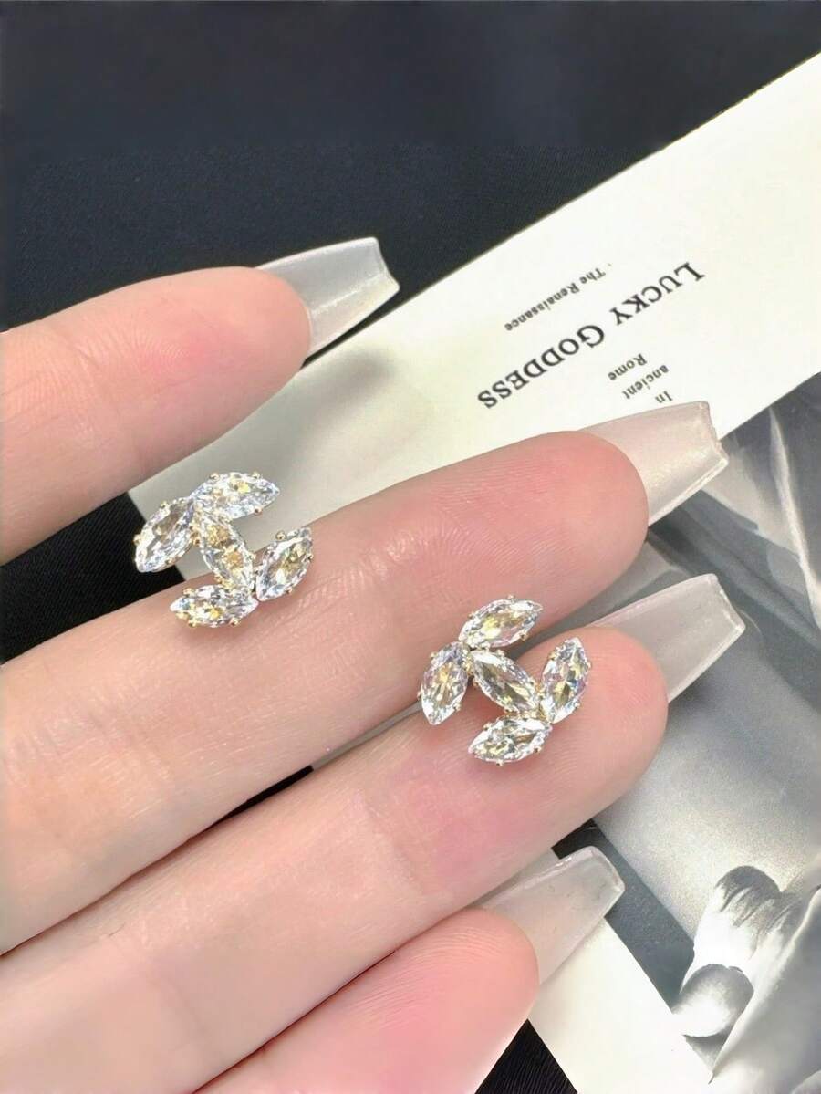 2026新款时尚多钻耳环，法式个性化锆石双C耳环，奢华闪耀珠宝，适合约会、聚会、派对、送友礼物，百搭精致的女士配饰 - 雙C耳釘 - 查看 1