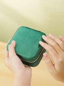 1个天鹅绒首饰盒，方形拉链首饰收纳盒，便携式旅行首饰盒，优雅首饰整理盒，可收纳戒指、耳环、项链、口红和其他迷你化妆工具，天鹅绒外层，方便旅行和居家首饰收纳，也是开学季必备单品 - 彩色 - 查看 11