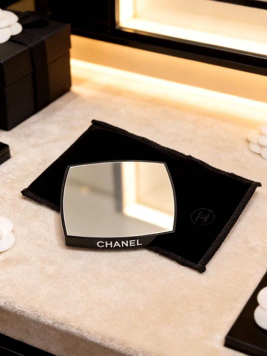 CHANEL 方形双面化妆镜，黑色边框，附赠旅行化妆绒布袋 - 黑色 - 查看 1