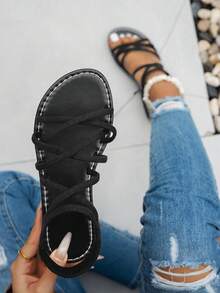 2026 Nuevas sandalias planas, uso casual diario, diseño minimalista, cómodas y de moda con tiras cruzadas, sandalias planas para la playa - Negro - Ver 3