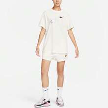 Áo thun ngắn tay Nike Sportswear Classic Logo với tay áo thẳng, thích hợp cho phong cách thể thao và thường ngày, phù hợp cho chạy bộ và tập luyện. - trắng - Xem 3