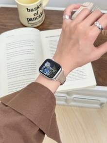 1 Stück elegantes Freundschaftsarmband, echter Lederriemen, kompatibel mit Apple Watch Bändern, Sportlicher Stil für Frauen, passend für 38mm, 40mm, 41mm, 42mm, 44mm, 45mm, 46mm, 49mm; Riemen kompatibel mit Apple Watch Ultra 10/9/8/7/6/5/4/3/2/1 SE Serie - Trench Gold - Übersicht 2