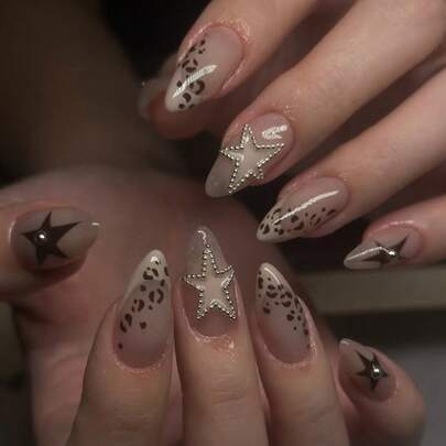 24 pièces/set Faux ongles à pression de forme d'amande française, motif léopard kaki et décoration d'étoile avec perle 3D argentée, couvrant complètement les ongles. Idéal pour les dames et les filles pour les fêtes, les rendez-vous, les vacances