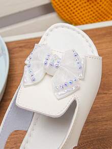 1双女童春夏新款蝴蝶结水钻软底露趾平底公主凉鞋，儿童多功能防滑罗马鞋，适合旅行、度假和上学穿着 - 白色 - 查看 6