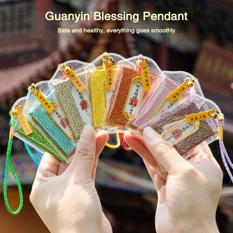 时尚中国风观音吉祥吊坠，可作包包挂饰、车饰、祈求平安富贵的护身符、健康符咒、幸运符、守护符、招财符，亦可作为个人礼物、生日礼物、节日礼物，也是馈赠朋友/情人节的绝佳选择。 - 彩色 - 查看 1