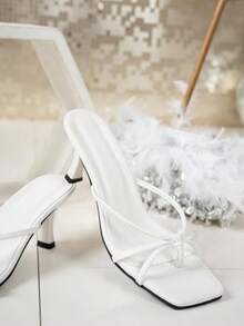 Giày cao gót mũi vuông màu trắng, kiểu dáng slip-on với nhiều quai đan chéo, giày bít mũi cao gót thời trang màu trắng, giày cao gót thoải mái, giày gót thấp, phù hợp cho mọi dịp trang trọng dành cho phụ nữ, trang phục mùa xuân hè. - trắng - Xem 3