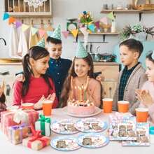 81件猫咪生日主题一次性餐具套装，完美适用于情人节、露营、庭院烧烤、野餐、婚礼、单身派对、各种派对和生日，也适合派对装饰、家居装饰、生日装饰、生日派对装饰、婚礼装饰，是理想的派对用品、烧烤用品、婚礼用品、生日派对用品、一次性餐盘、婚礼餐盘和派对餐盘。