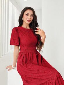 Women's Plain Midi Dress With Lining And Cut-Out Details, Featuring A Round Neckline, Puff Sleeves, Embroidery, And A Gathered Hem. - 紅色 - 查看 5