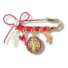 TendenciaSeguro Para Embarazada Broche Dije De Protección Con Imagen Dorado Con Rojo Medalla De San BenitoCalidad premium - 1 - Ver 1