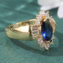 这款奢华优雅的深蓝色合成花形戒指，是一款创意手工珠宝，男女皆宜。适合日常佩戴和度假旅行，是馈赠亲友和时尚搭配的理想之选。 - 金色 - 查看 3