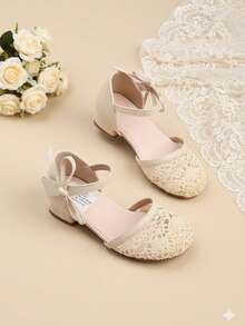 1双时尚蕾丝高跟鞋，适合大码女孩/女童，舒适日常鞋，适合女学生，也适合表演、芭蕾舞、婚礼、派对、圣诞公主鞋