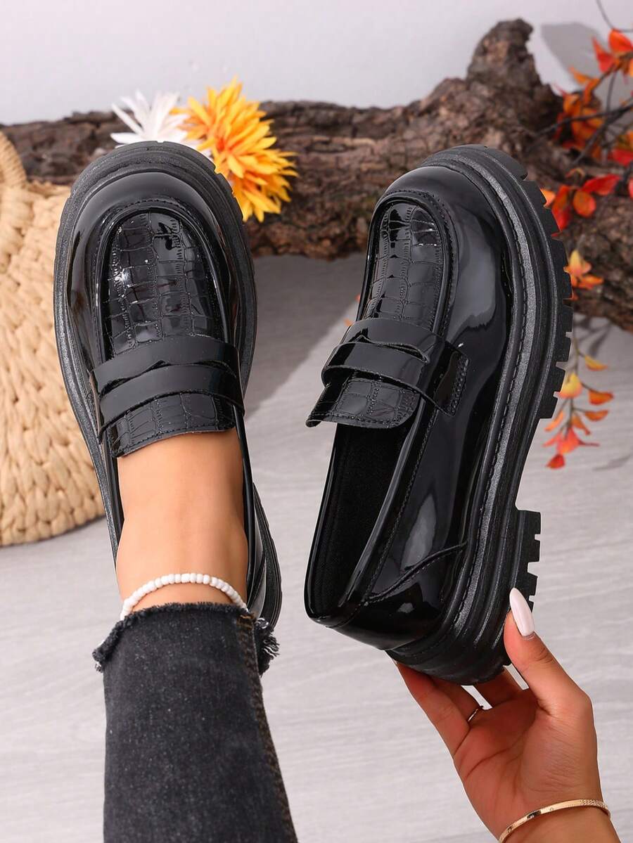 Bequeme Damen Loafers, Rundkopf Design, modisches Farbschema, ähnlicher Stil wie Penny Loafer, Dicksohlige Lässig Schuhe, Karomuster Dekor, geeignet für alle Jahreszeiten - Schwarz - Übersicht 1