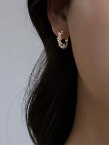 2pcs/Set Elegant Pearl Earrings, Fashionable & Delicate Design, Suitable For Autumn/Winter Wear, Pearl Earrings, Stud Earrings, Round Earrings, For Women