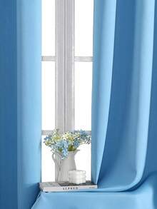 1 片纯色窗帘布。这款窗帘可以阻挡阳光和紫外线，隔热保暖，平衡室内温度，降低能源消耗。它还能降低外部噪音，保护您的隐私，营造良好的工作和睡眠环境。每片窗帘顶部有 6-8 个银色金属孔眼，易于搭配标准窗帘杆，悬挂顺畅。适用于办公室、卧室、客厅等场所。 - 藍色 - 查看 4