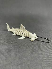 1个3D打印鲨鱼骨架钥匙扣，配珠链 – 关节灵活，白色塑料袋吊坠，适合各种场合 | 精致设计 | 精湛工艺，节日装饰，派对礼品，细节精美，时尚配饰，手工风格，塑料材质，装饰挂件，关节可活动，收藏家之选，绝佳礼品之选 - 白色 - 查看 8