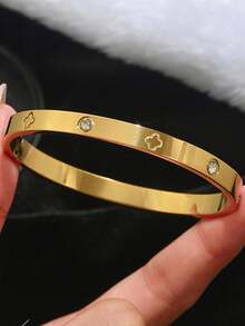 3 Sets/1 Set 18K Gold Plated Stainless Steel Four-Leaf Clover Nail Bracelet, Suitable For Women's Party, Daily Wear, European And American Style, Personalized, Generous, Luxurious Cubic Zirconia Wristband, Wedding Jewelry Set, Gift For Girls, Ladies, Relatives, Friends, Beautiful Wedding, Birthday, Valentine's Day, 18K Gold Plated Stainless Steel Floral Bracelet, Suitable For Women's Daily Wear, Classic Floral And Roman Numeral Rivet Design, Waterproof, European And American Style, Casual, Wedding, Party - Yellow Gold - View 9