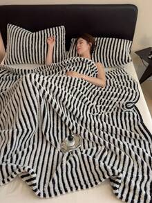 1件條紋提花圖案披毯，柔軟親膚，多種尺寸可選，適用於沙發、床鋪、辦公室、客廳、臥室，春夏季使用 - 黑與白 - 查看 5