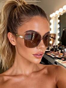 SHEIN BAE 1 par de gafas de sol elegantes y de gran tamaño con decoración de perlas para mujeres y hombres, adecuadas para uso diario, salidas familiares, viajes, atuendos de vacaciones, deportes, conducción, playa, festivales de música, ropa casual, accesorios de verano, vacaciones, golf, senderismo, atuendo elegante, estilo callejero, deportes, fiestas - te con champaña - Ver 5