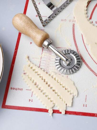 5/10 Pcs Family-Friendly Baking Tool Set, Wooden Handle Stainless Steel Pizza Cutter & Cookie Molds Included, Durable & Easy To Clean, Ideal For Family Gatherings/Parent-Child Baking/Indoor DIY, Cost-Effective Baking Essentials Perfect Mother's Day/Birthday Gift For Baking Lovers