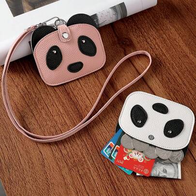 Carteira, Colar, Porta-Cartão e Porta-Chaves Panda. Esta nova carteira, porta-chaves e porta-cartão elegantes são portáteis e protegem contra perda. Pode ser usado no pescoço, como pingente de bolsa ou como chaveiro. Um porta-chaves compacto, multifuncional e requintado em formato de panda.