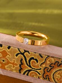 1枚18K镀金不锈钢几何戒指，镶嵌锆石，风格百搭精致奢华，适合女性日常佩戴和参加派对，是送给女友的绝佳礼物，简约设计，日常百搭。 - 小圓鑽 - 查看 1