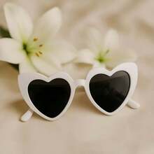 1pc Heart-Shaped Decorative Glasses, Suitable For Valentine's Day, Weddings, Birthdays, Beach Trips, Daily Use, Unique Small Gift, Party/Gathering Supplies, Groomsman/Bridesmaid, Photography Props, Summer Beach/Pool Party Favor, Valentine's Day Small Gift - White - View 8