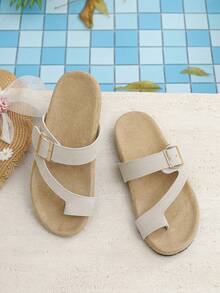 夏季新款舒适时尚人字拖，度假风沙滩拖鞋，一脚蹬平底凉鞋