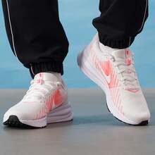 Nike 男子RUN DEFY日常運動訓練健身戶外跑步鞋 - 米色/粉紅色 - 查看 5