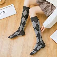 1 Paar Retro Diamantmuster Farbblock Overknee Socken, Diamant-Strick, College-Stil für den täglichen Gebrauch, schlankende hohe Röhrensocken - Verschiedenfarbig - Übersicht 8