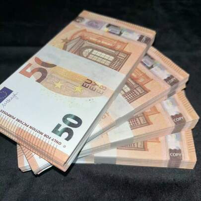 3cm*1.5cm Mini Paper Plates, 50 EUR; 20pcs Regular Size Paper Money, 5 EUR/10 EUR/20 EUR/50 EUR/100 EUR/200 EUR/500 EUR, Suitable For New Year Decoration, 10 EUR New Year Gift, Valentine's Day Bouquet, Holiday Gift, Party Prop, Film/TV Prop, Photography Prop. European Prop Paper Is The Best Choice To Display Wealth.