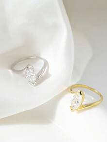 1枚简约S925纯银眼睛形状锆石戒指，适合女性，可用于订婚、约会、晚宴、日常佩戴、节日礼物等场合。