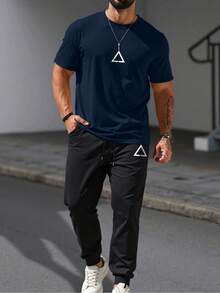 Set de 2 piezas de camiseta de manga corta y pantalones con diseño geométrico minimalista y triangular para hombre, adecuado para la calle, actividades al aire uso diario - Negro - Ver 1