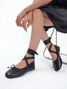 Black Criss-Cross Bow Tie Flat Shoes For Women, Elegant & Gentle, Comfortable, Soft & Skin-Friendly, Non-Slip Sole, Suitable For Daily Commute, Campus Strolling, Easily Paired With Dresses, Shorts, Skirts For A Relaxed, Refined Daily Look - Black - View 2