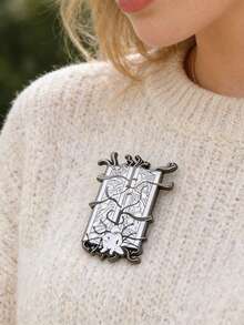 1PC Black White Dark Style Book Enamel Pin Retro Line Art Decor Brooch Lapel Backpack Badge Jewelry Accessories Gift For Friends