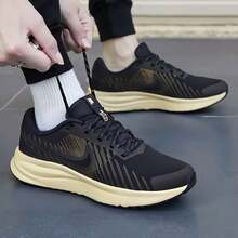 Nike 男士 RUN DEFY 网眼透气休闲运动鞋、训练跑步鞋 - 黑色/黃色 - 查看 1