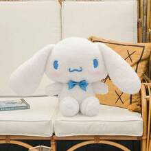 Miniso 1个三丽鸥基础款肉桂狗毛绒玩偶，柔软短毛绒材质，蓝色蝴蝶结刺绣细节，可爱坐姿，家居装饰抱枕/床头摆件/女孩礼物 - 彩色 - 查看 4