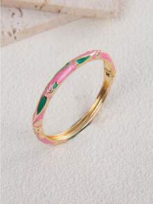 一款欧美时尚INS风水滴彩色珐琅开口弹力细手链，适合女性在办公室、日常生活、街头风格、音乐节等场合佩戴，可作为个性化配饰、节日礼物，也适合婚礼、情人节、母亲节和生日等场合。 - 水滴 - 查看 11